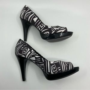 ​K Studio Black White Peep Toe Platform Pumps Heels 7.5 Retro Pin-up Y2K